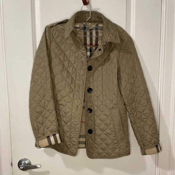 Burberry Quilted Jacket in Khaki (Size XS)